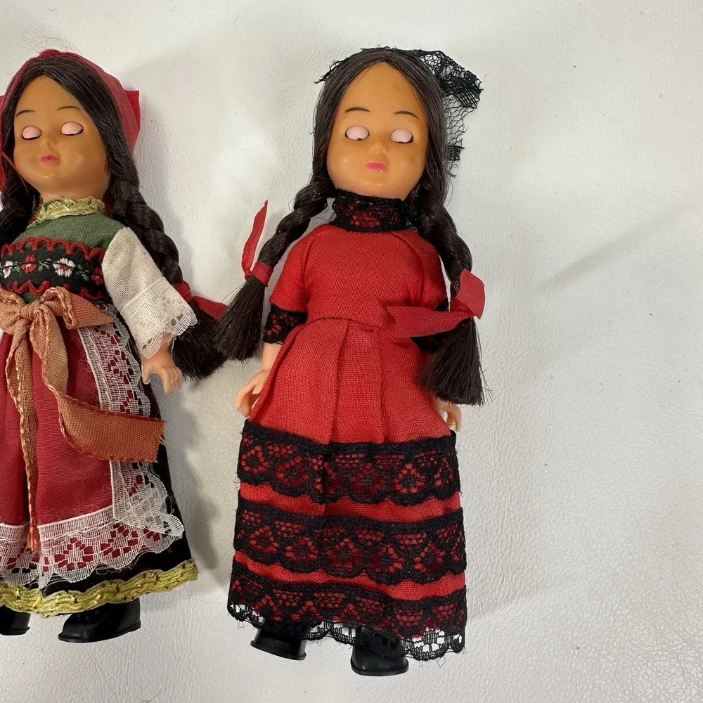 Vintage Nationality Dolls Lot of 3 Sleepy Eyes‎